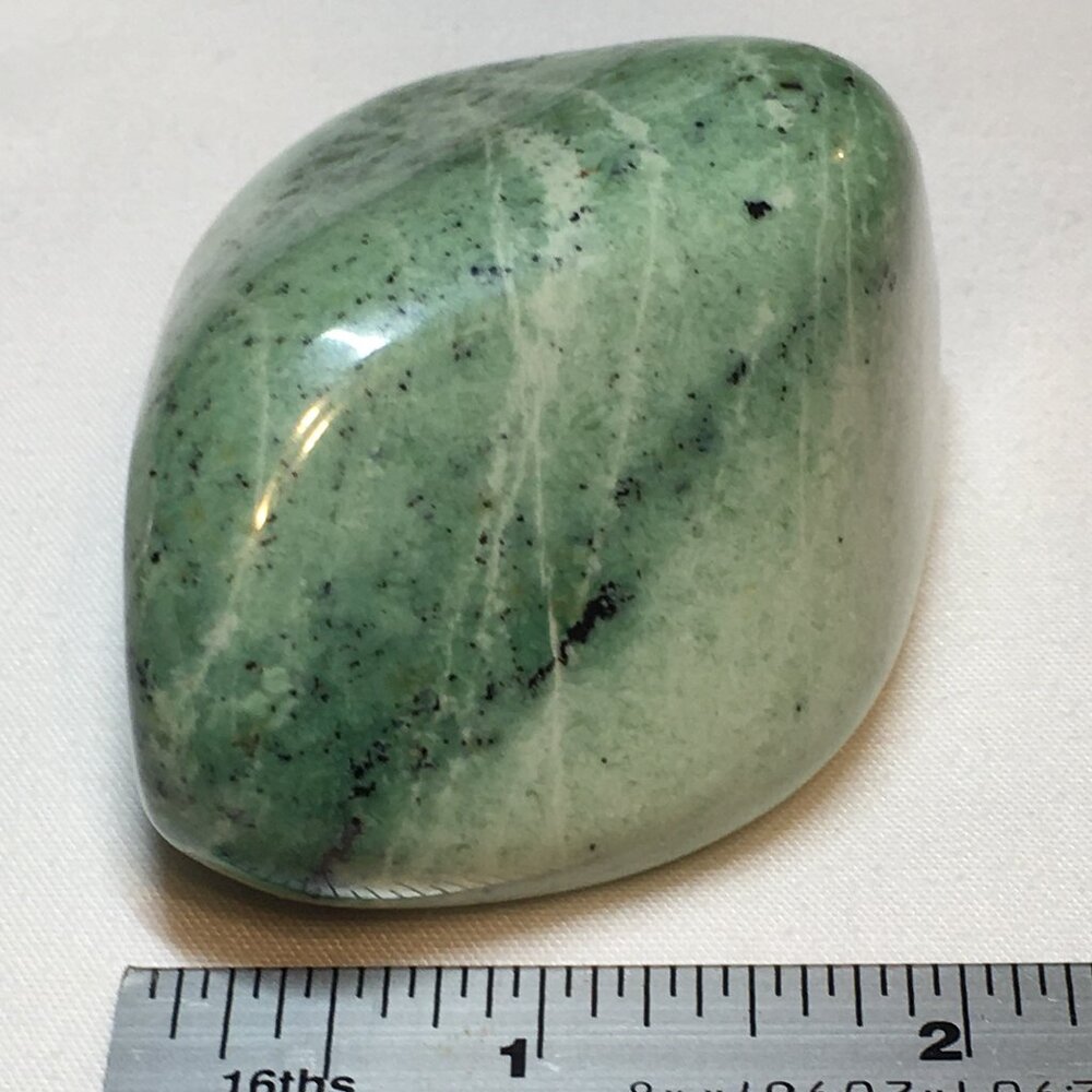 "Transvaal Jade" Hydrogrossular Garnet Galet - Picture 5 of 9